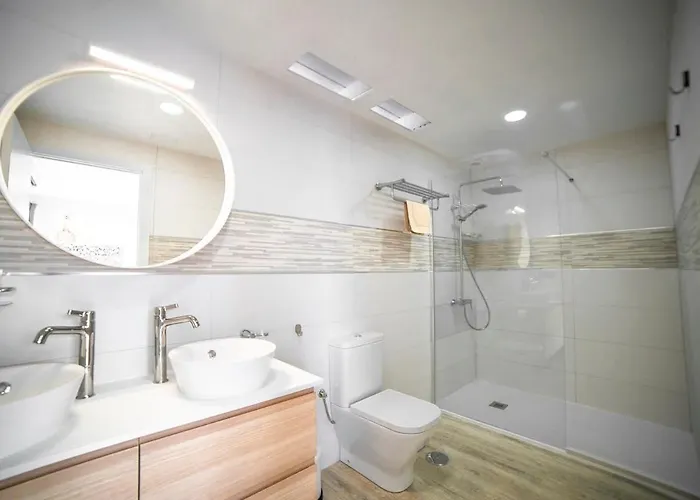 Whitney Puerto del Carmen (Lanzarote)